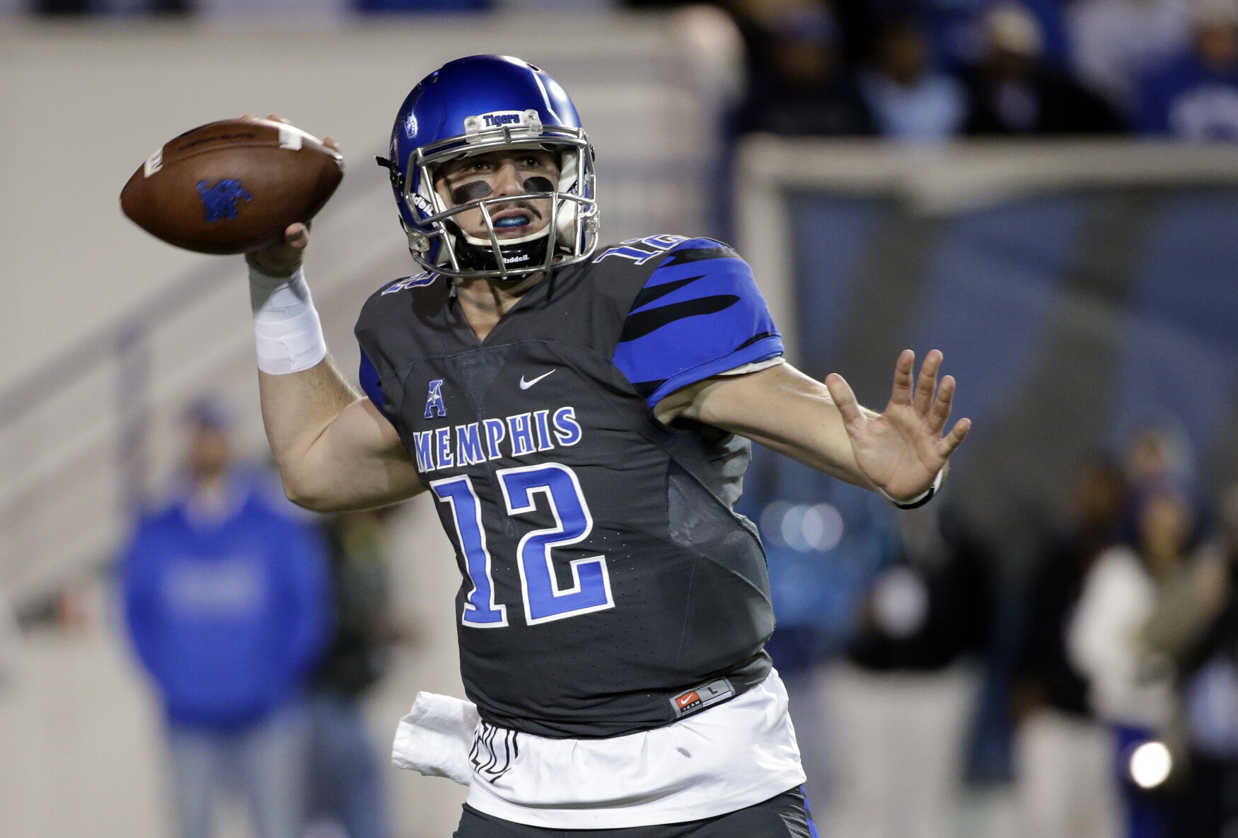 2015: Paxton Lynch ties FBS record with seven touchdown passes in a half